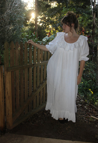The Carmella dress - Maxi white lace