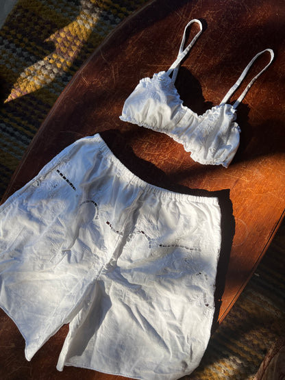 Shorts - White embroidery