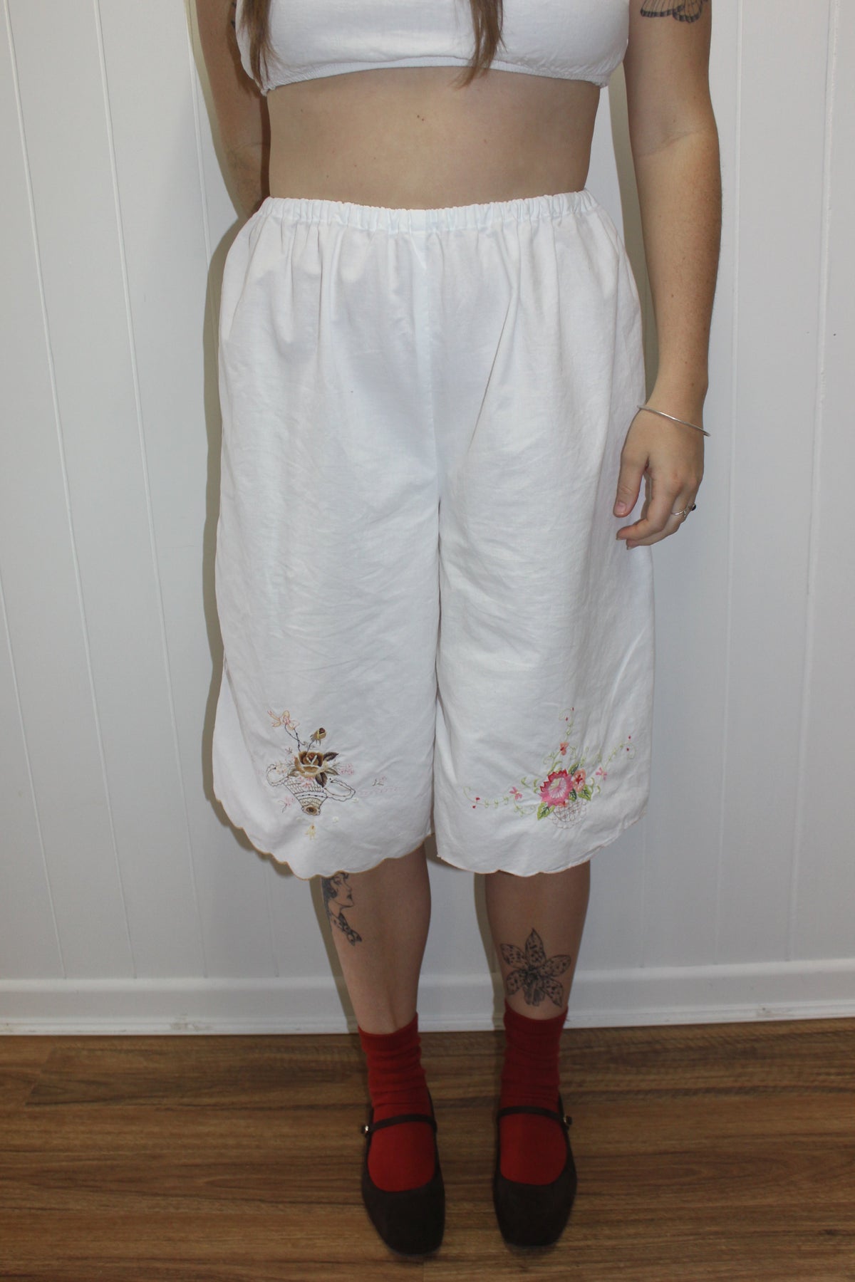 Capri pant - Brown & Pink embroidery