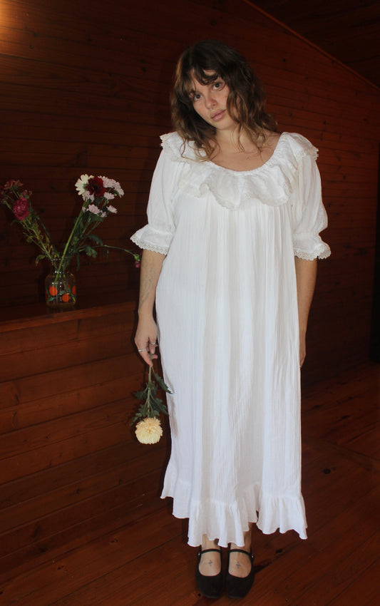The Carmella dress - Maxi cream lace
