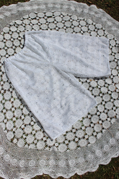 Capri pant - White Lace