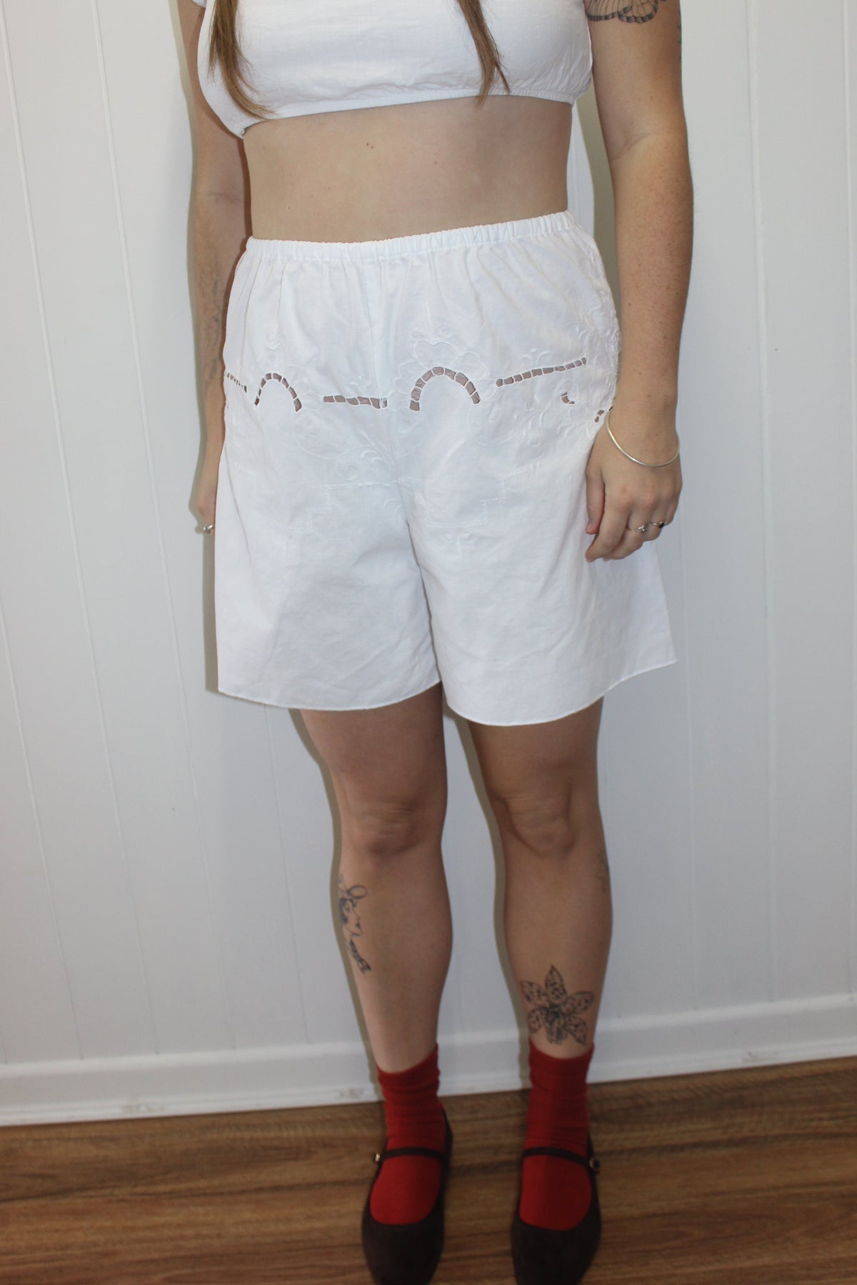 Shorts - White embroidery