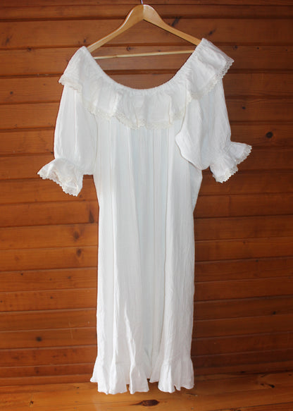 The Carmella dress - Maxi cream lace